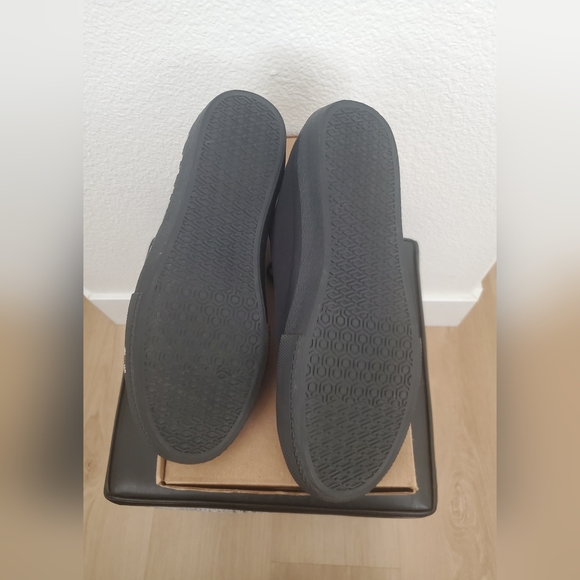 BURBERRY Black Canvas Larkhall Sneakers. - Picture 12 of 13